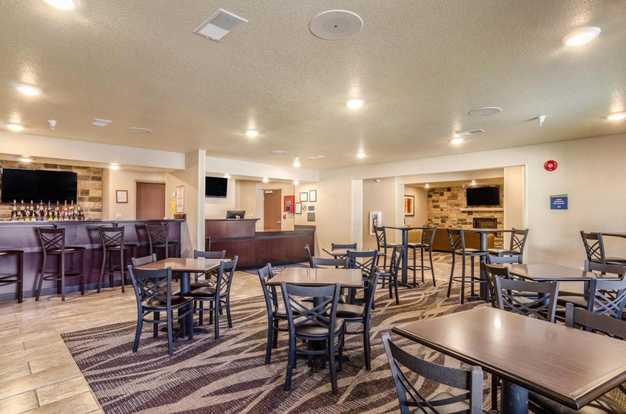 Cobblestone Inn & Suites - Bridgeport Exterior photo